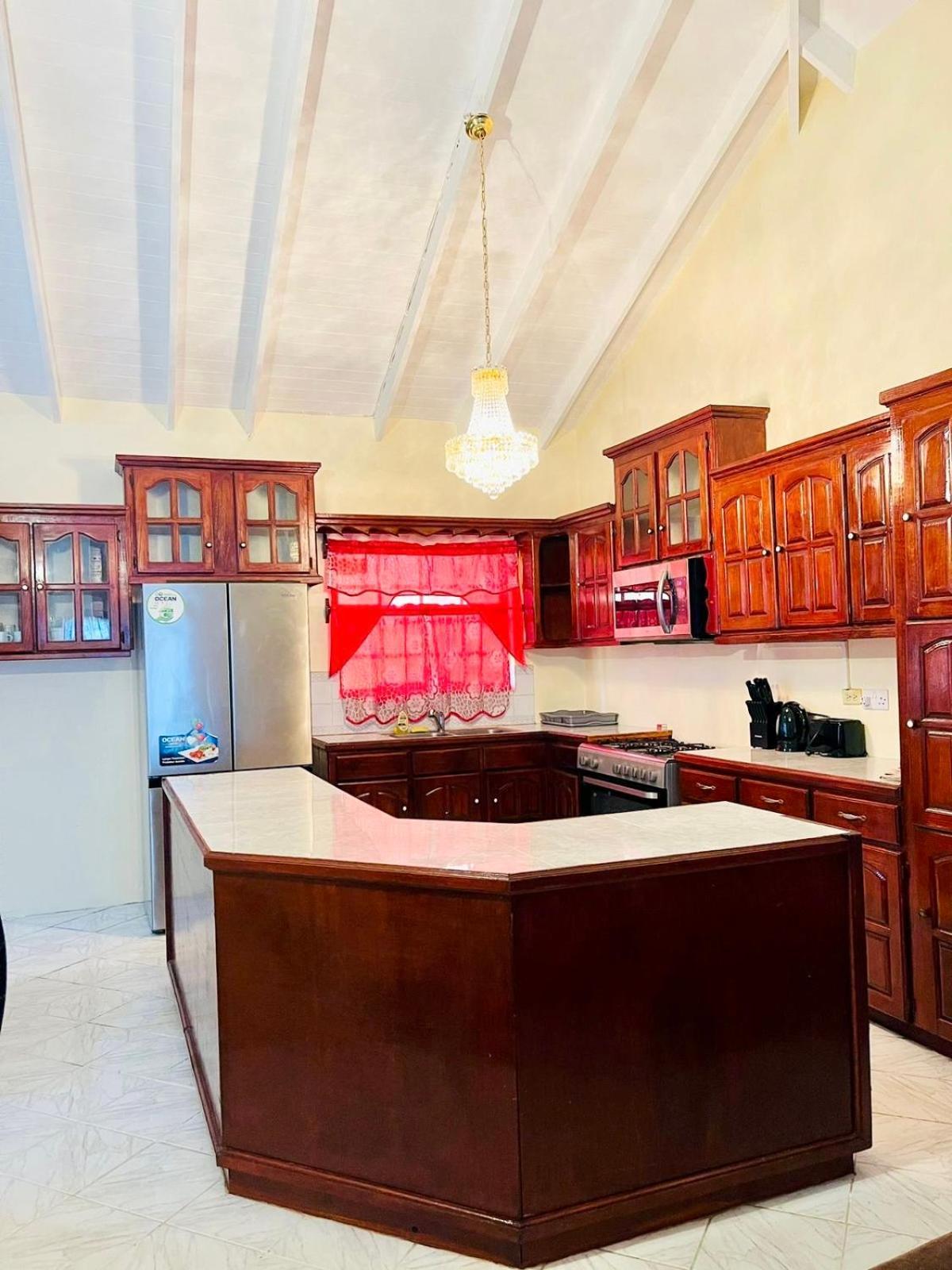 Castle Berry Apartments Κίνγκσταουν Εξωτερικό φωτογραφία